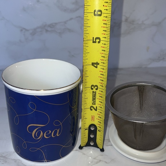 Tea Cup with Strainer and Lid Stylized Graphics - Picture 10 of 11